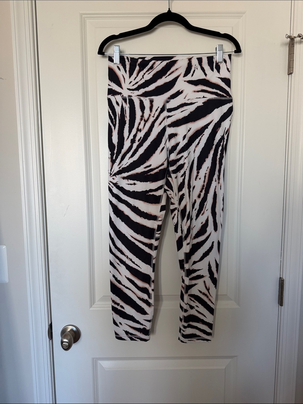 Fabletics, Zebra-Print Yoga Pants, Black/Peach, L - Picture 2 of 6